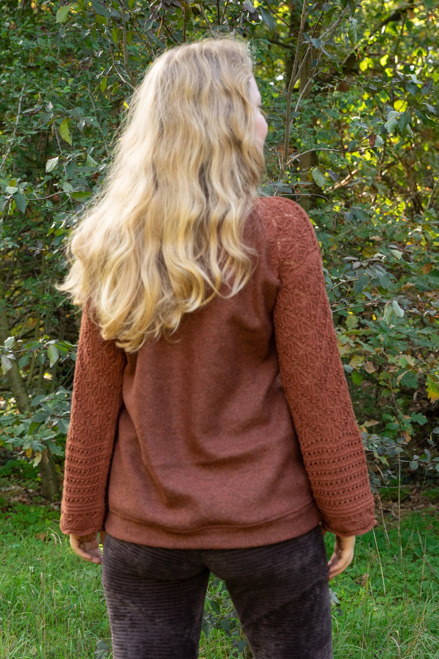 Gr. 38 - Pullover aus Merinowolle & Spitze