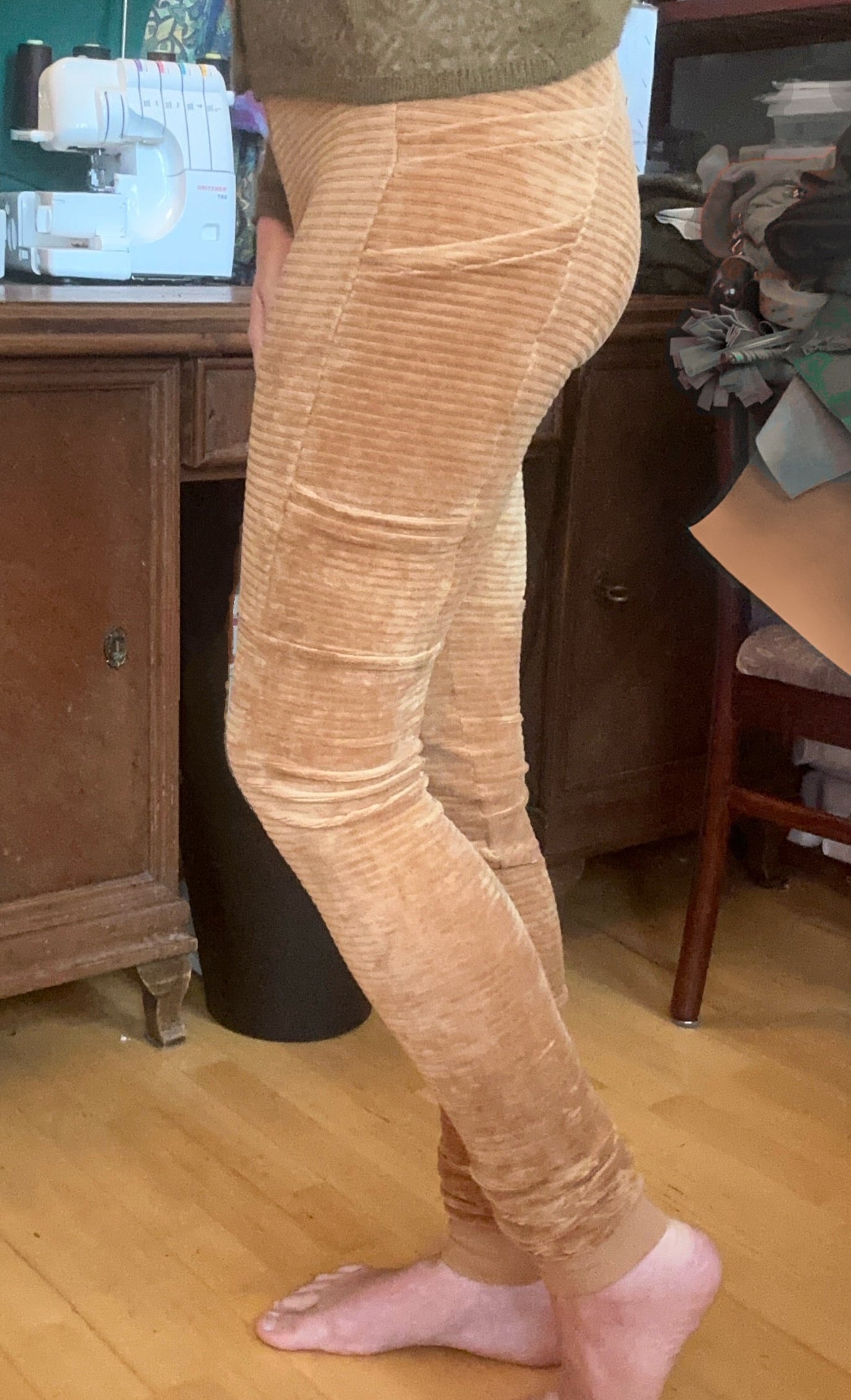 Gr. 36 - Feincord-Leggings – handgenäht, bequem & praktisch