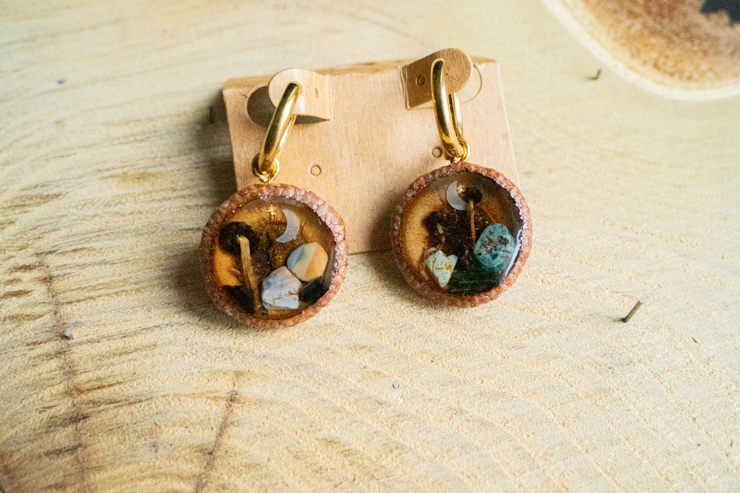 Acorn cap earrings