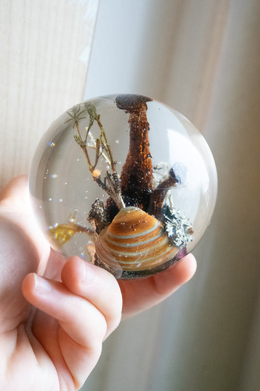 Table decoration crystal with mushrooms 