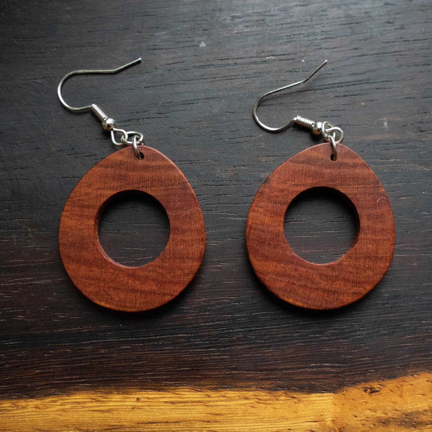 Ohrringe aus heimischen Holz