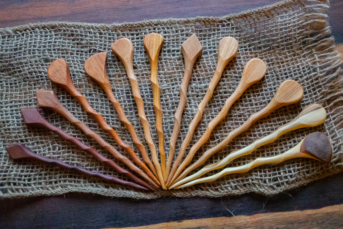 Kurze Haarnadeln / Tuchnadeln aus recyceltem Holz