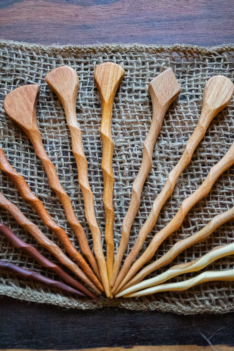 Kurze Haarnadeln / Tuchnadeln aus recyceltem Holz