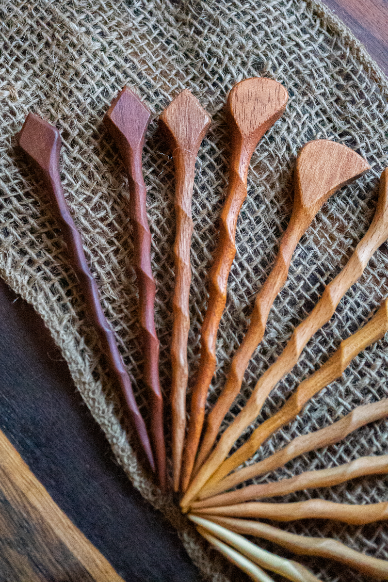 Kurze Haarnadeln / Tuchnadeln aus recyceltem Holz