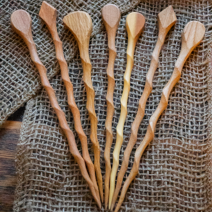 Lange Haarnadeln aus recyceltem Holz – Perfekter Halt für jedes Haar