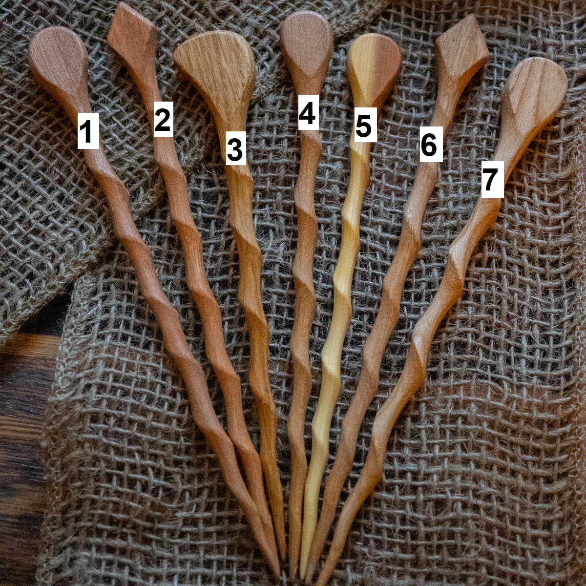 Lange Haarnadeln aus recyceltem Holz – Perfekter Halt für jedes Haar