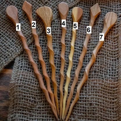 Lange Haarnadeln aus recyceltem Holz – Perfekter Halt für jedes Haar