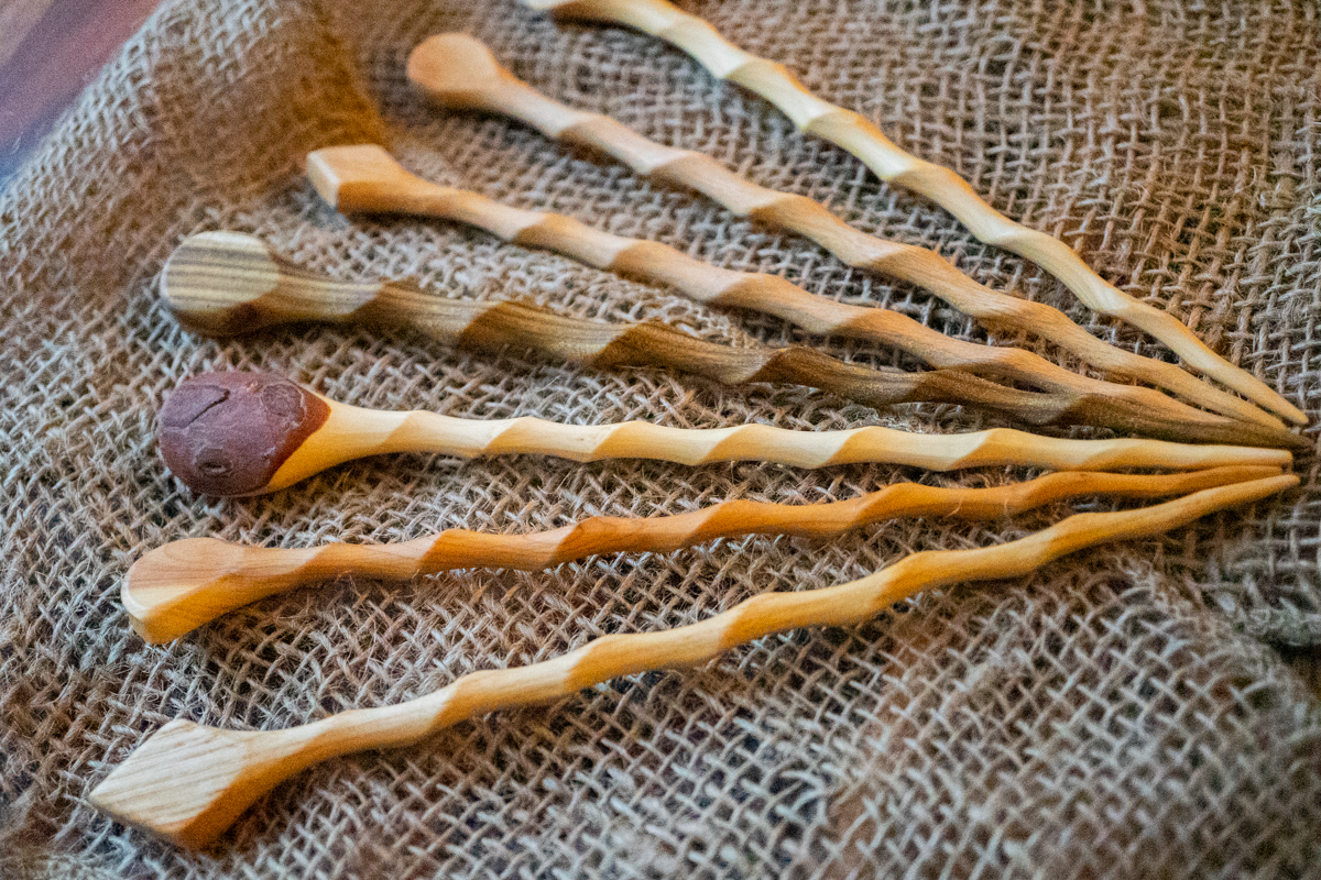Extra lange Haarnadeln aus recyceltem Holz – Perfekter Halt für jedes Haar