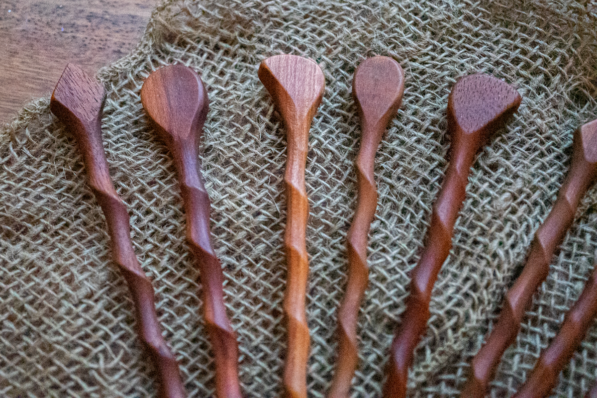 Extra lange Haarnadeln aus recyceltem Holz – Perfekter Halt für jedes Haar