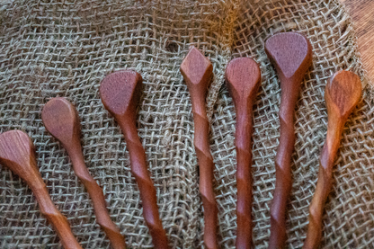 Extra lange Haarnadeln aus recyceltem Holz – Perfekter Halt für jedes Haar