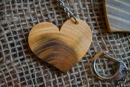 Handgemachte Herzschlüsselanhänger
