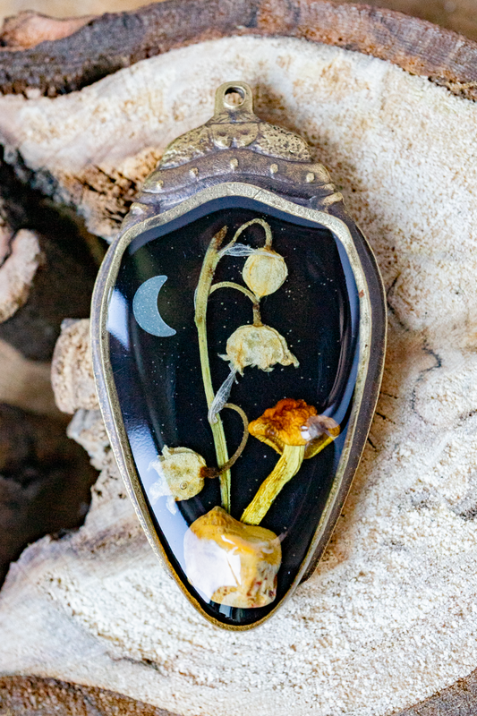 Nachtkäfer - Pilzanhänger im Steampunk-stil