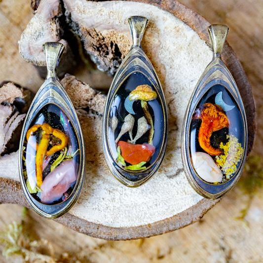 Waldartefakte – Pilzanhänger in elbischer Form