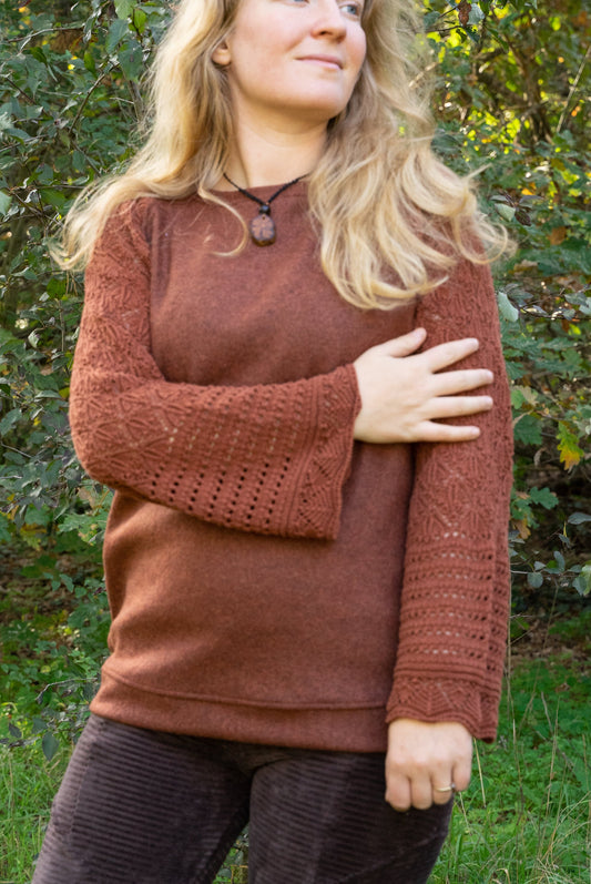 Gr. 38 - Pullover aus Merinowolle & Spitze