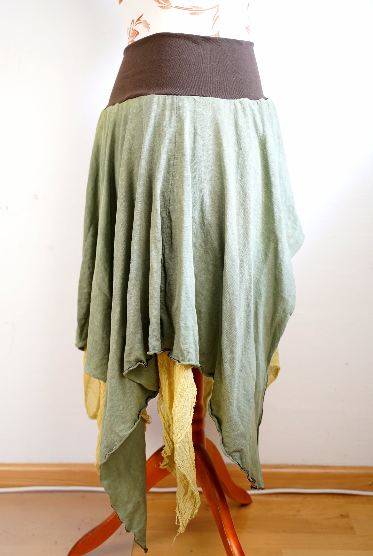 Pointed skirt - hemp