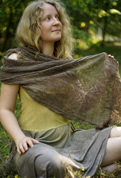 Nettle fiber scarf